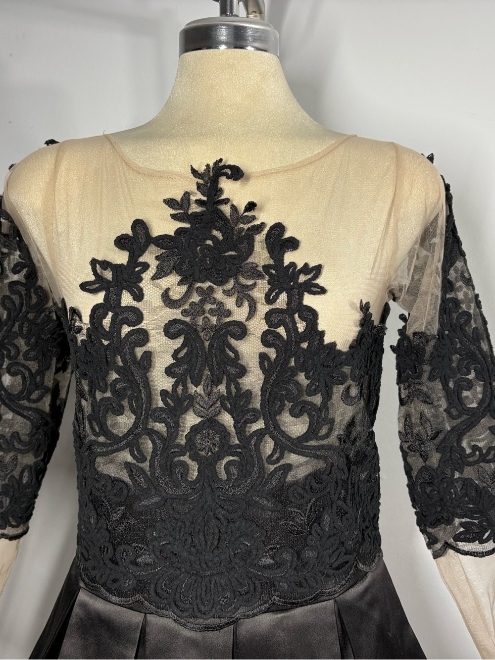 Black Lace Illusion Peplum Blouse - Picture 5 of 14